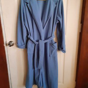Womens thick robe size large-like new